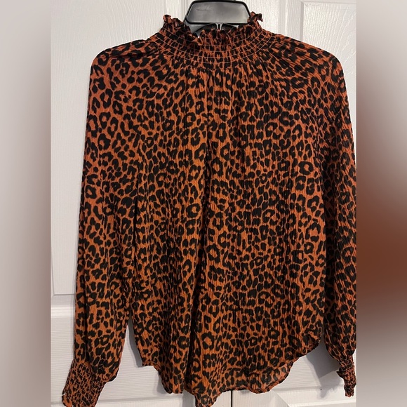LOFT Leopard Print Smocked Blouse Size S - Picture 9 of 9